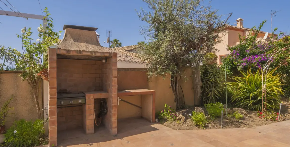 Продажа  отдельно стоящей виллы в Marbella (район Marbella) 11