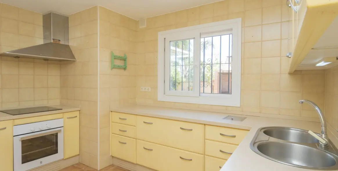 Продажа  отдельно стоящей виллы в Marbella (район Marbella) 16