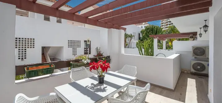 Продажа апартаментов на первом этаже в Nueva Andalucía 1