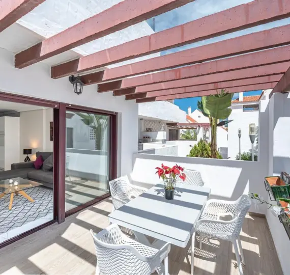 Продажа апартаментов на первом этаже в Nueva Andalucía