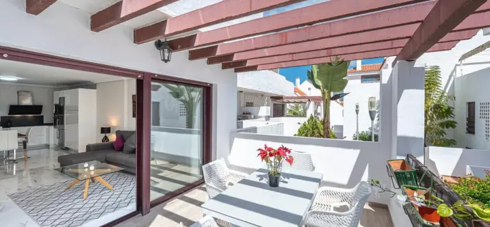 Продажа апартаментов на первом этаже в Nueva Andalucía 3