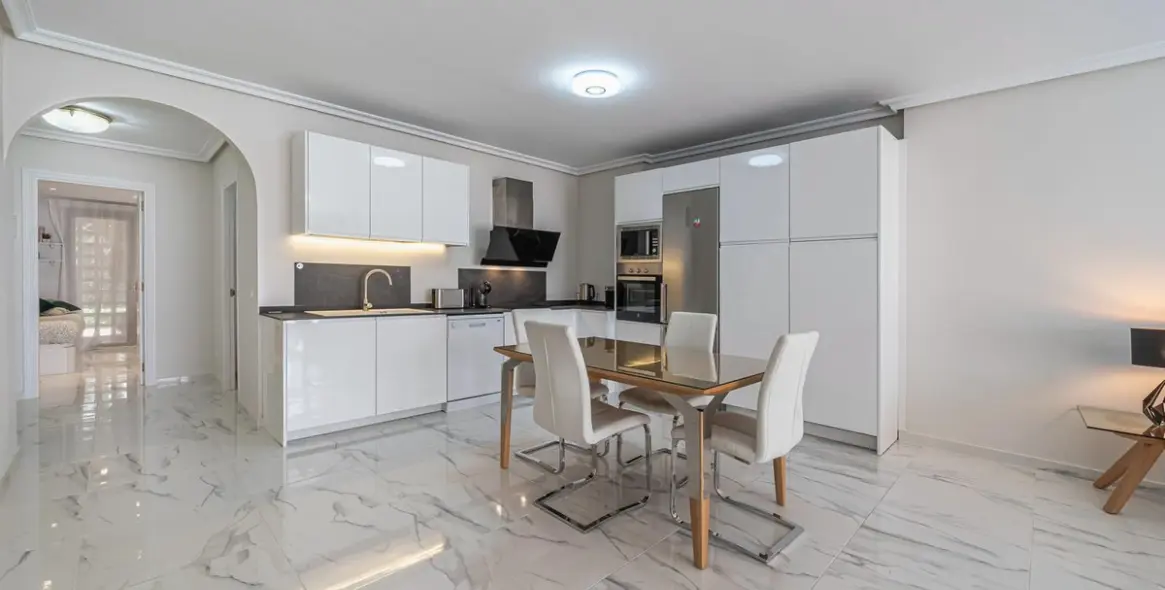 Продажа апартаментов на первом этаже в Nueva Andalucía 10