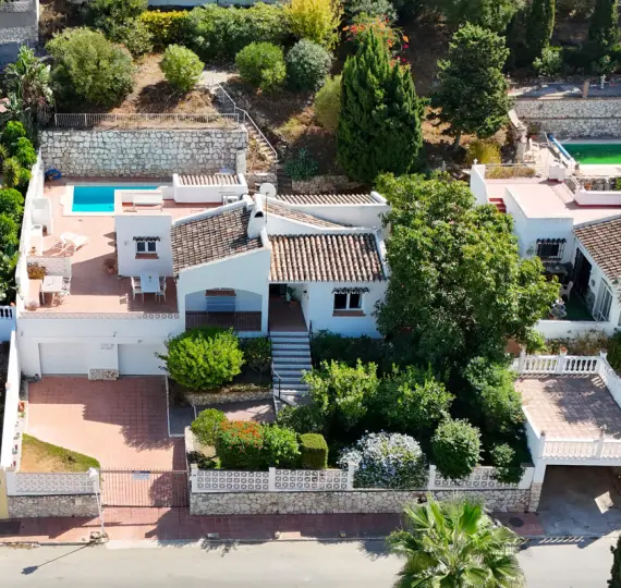 Продажа  отдельно стоящей виллы в Cerros del Aguila