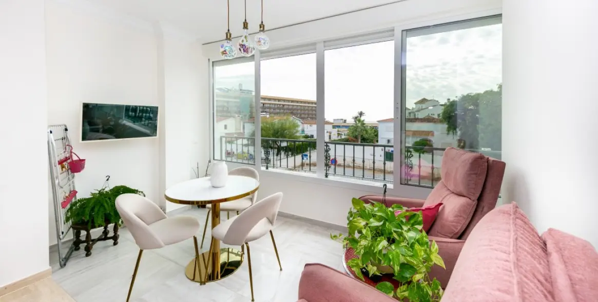Sale of middle floor apartment in Mijas Costa 5