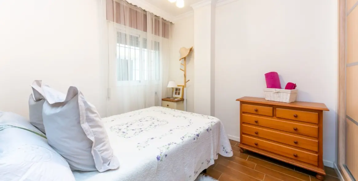 Sale of middle floor apartment in Mijas Costa 16