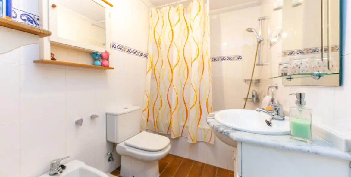 Sale of middle floor apartment in Mijas Costa 20