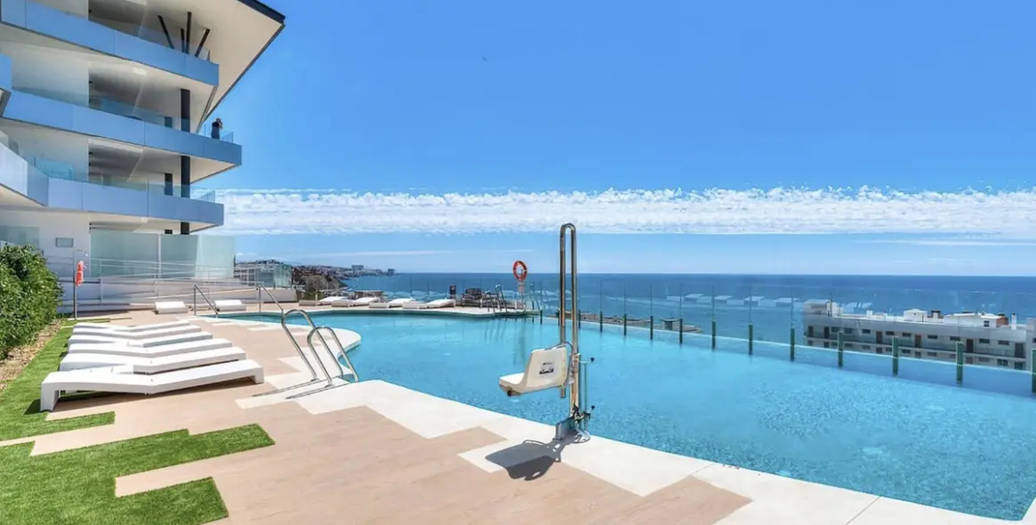 Продажа апартаментов на среднем этаже в Carvajal 1