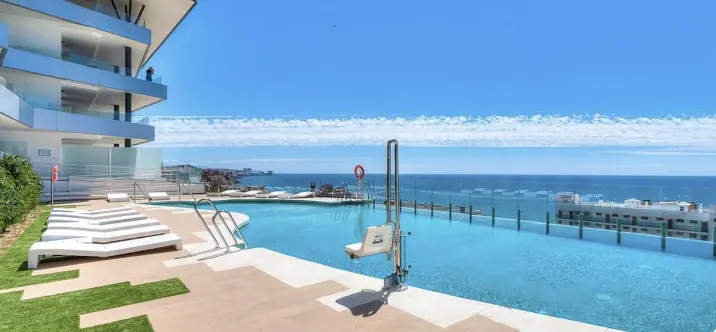 Продажа апартаментов на среднем этаже в Carvajal 0