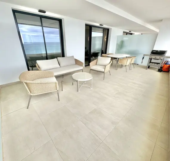 Продажа апартаментов на среднем этаже в Carvajal