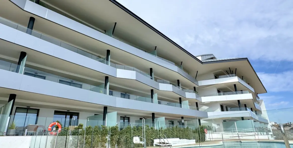 Продажа апартаментов на среднем этаже в Carvajal 5