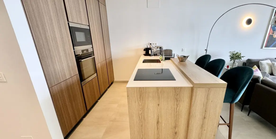 Продажа апартаментов на среднем этаже в Carvajal 8