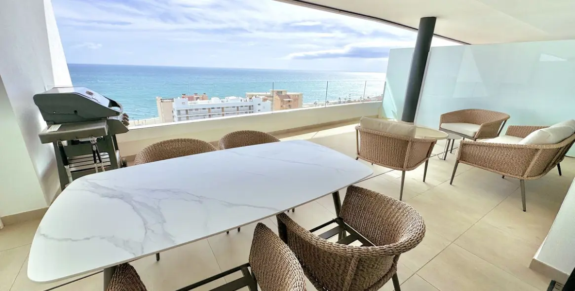 Продажа апартаментов на среднем этаже в Carvajal 12