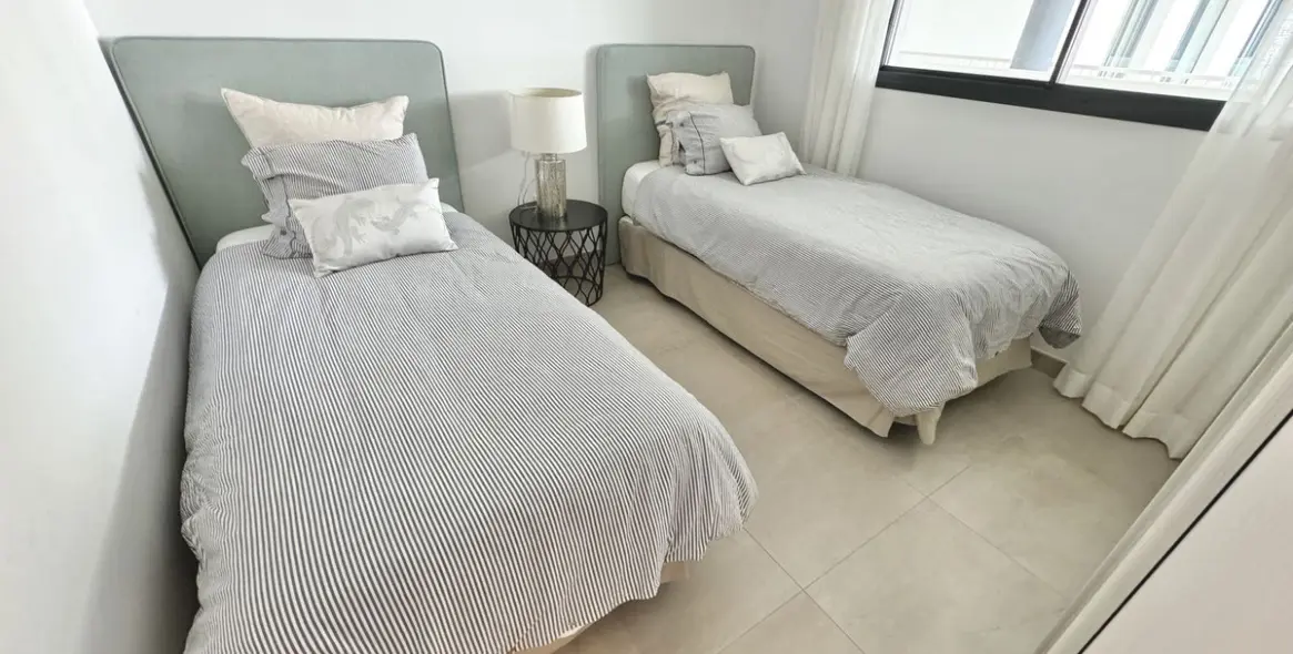 Продажа апартаментов на среднем этаже в Carvajal 18