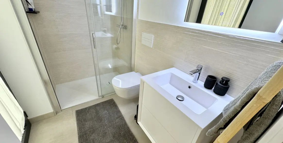 Продажа апартаментов на среднем этаже в Carvajal 20