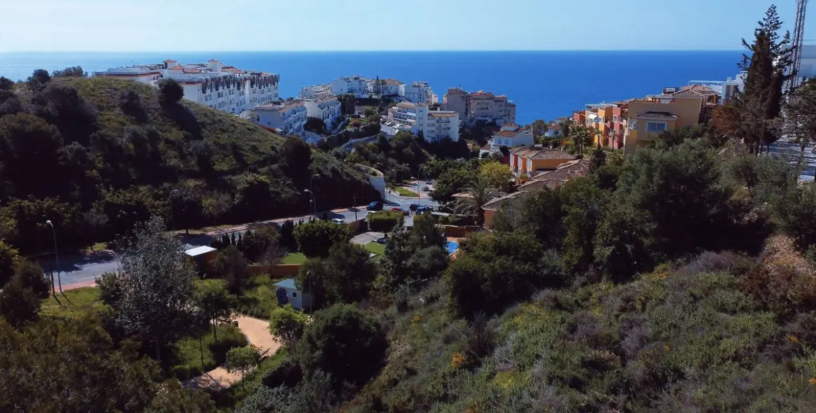 Продажа  жилого участка в Benalmadena Costa 2