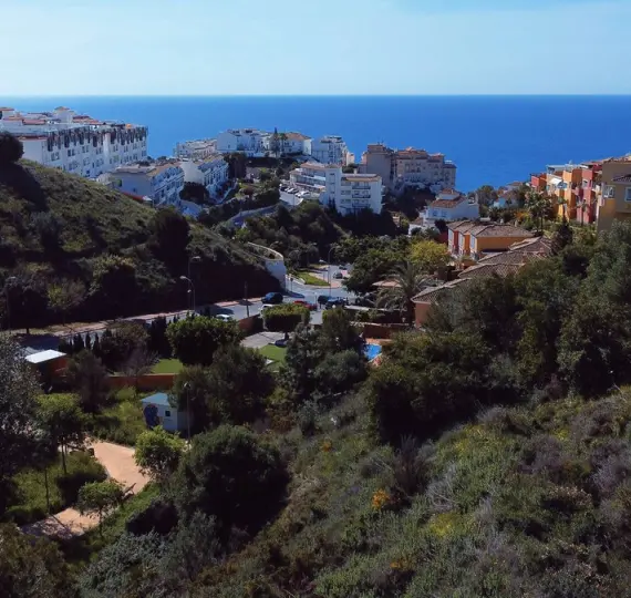 Продажа  жилого участка в Benalmadena Costa