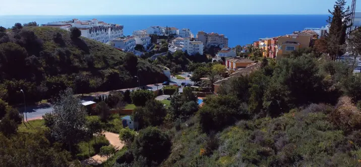 Продажа  жилого участка в Benalmadena Costa 1