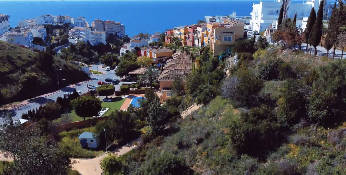 Продажа  жилого участка в Benalmadena Costa 3