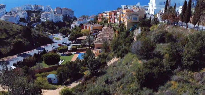Продажа  жилого участка в Benalmadena Costa 2