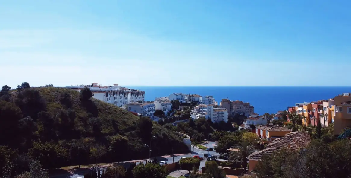 Продажа  жилого участка в Benalmadena Costa 5