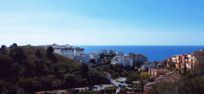 Продажа  жилого участка в Benalmadena Costa 4