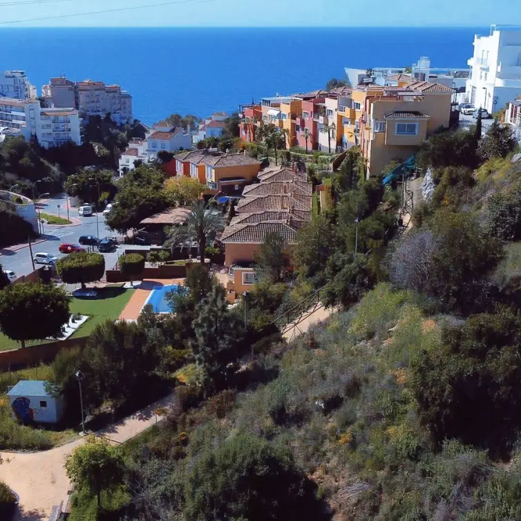 Продажа  жилого участка в Benalmadena Costa