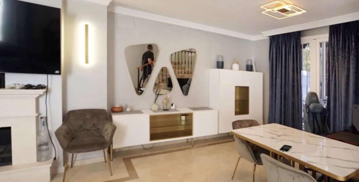 Venta de adosado en Aloha 5