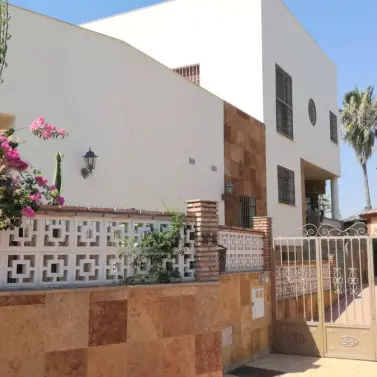 Продажа  отдельно стоящей виллы в Estacion de Cartama