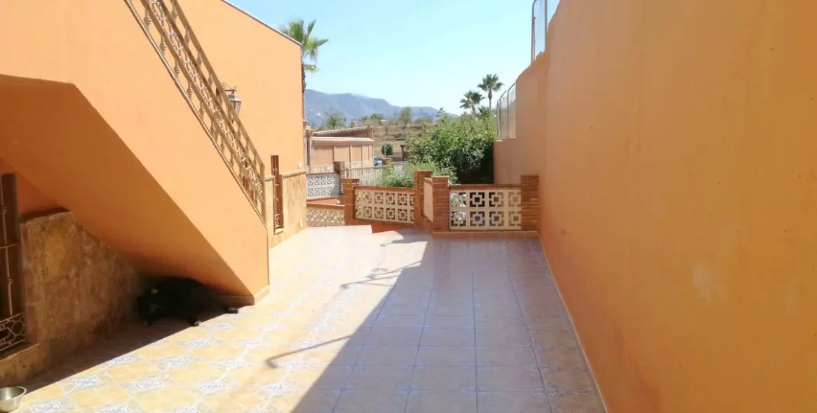 Sale of detached villa in Estacion de Cartama 25