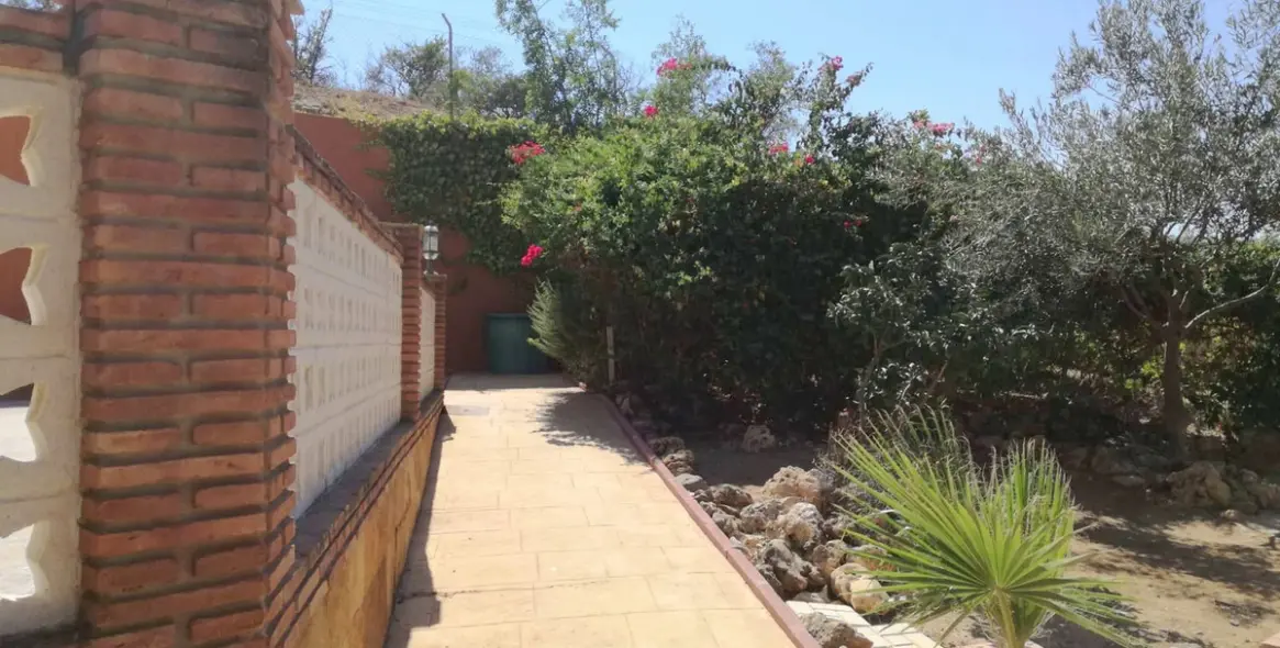 Sale of detached villa in Estacion de Cartama 27