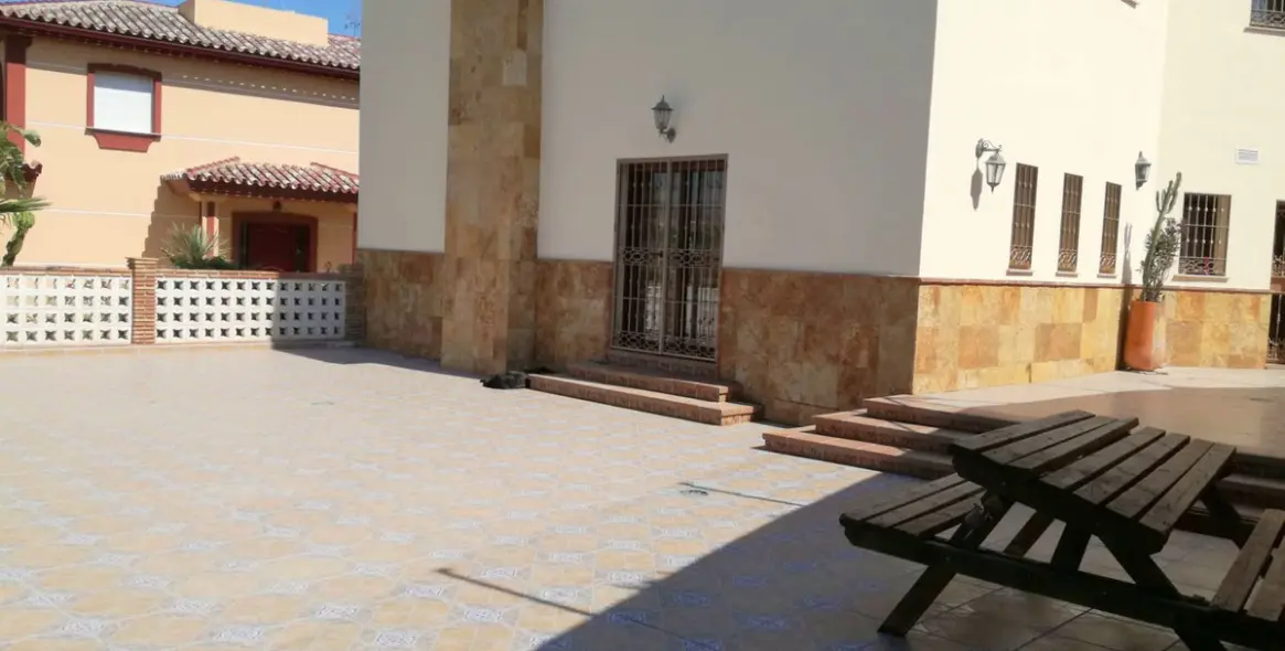 Sale of detached villa in Estacion de Cartama 28
