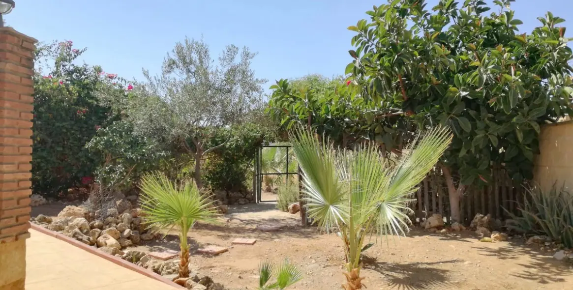 Sale of detached villa in Estacion de Cartama 29