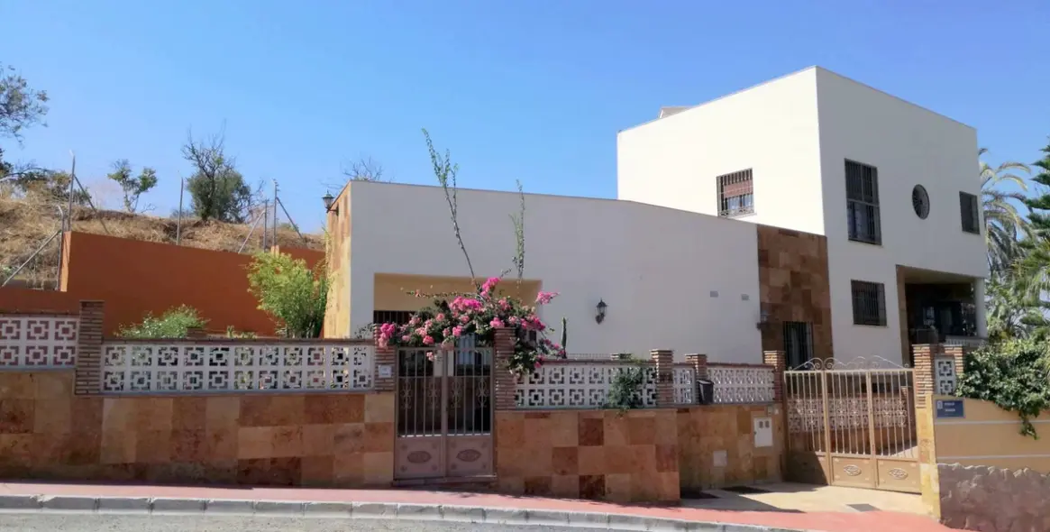 Sale of detached villa in Estacion de Cartama 38