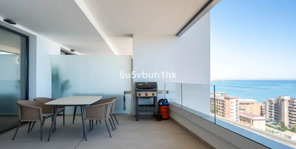 Sale of ground floor apartment in El Higueron 5