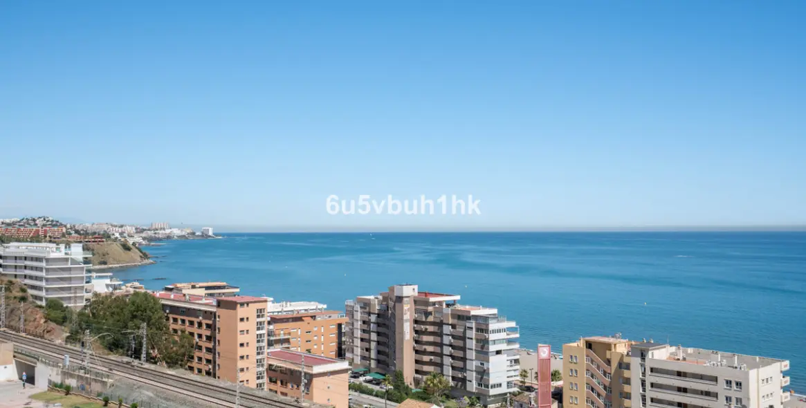 Sale of ground floor apartment in El Higueron 11