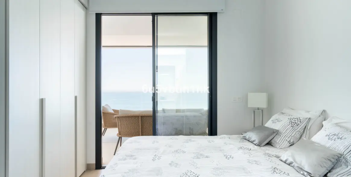 Sale of ground floor apartment in El Higueron 16