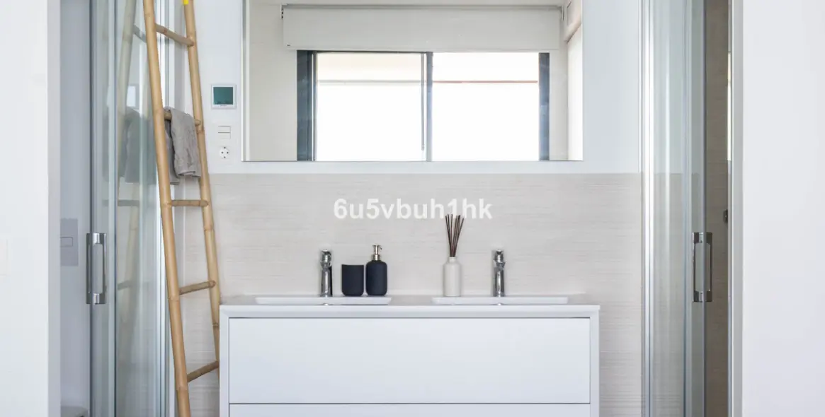 Sale of ground floor apartment in El Higueron 22