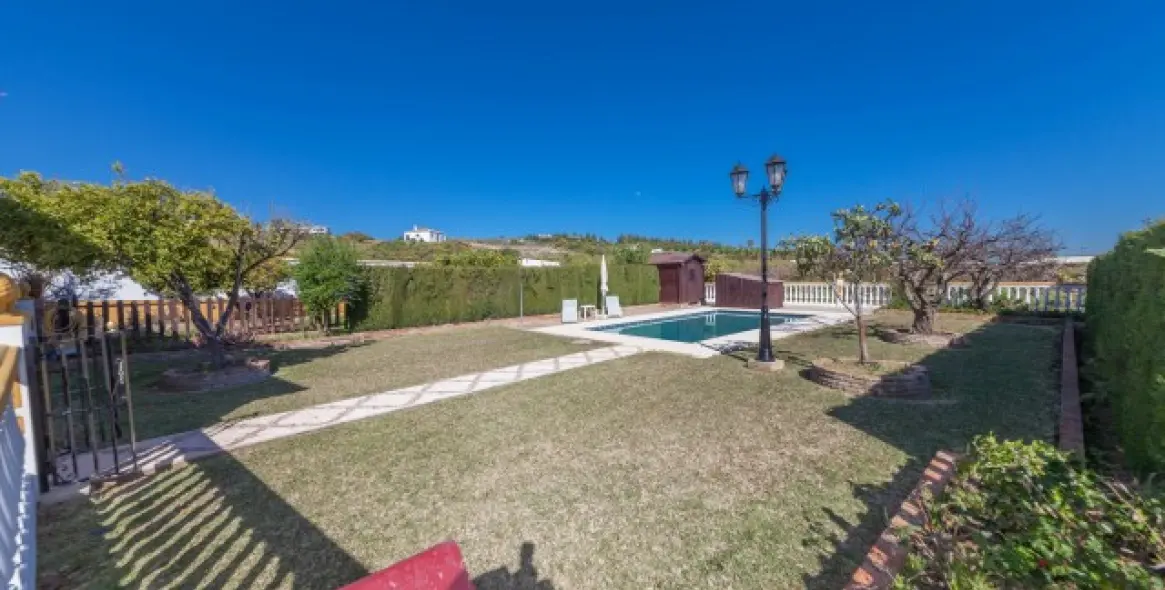 Sale of detached villa in El Padron 7
