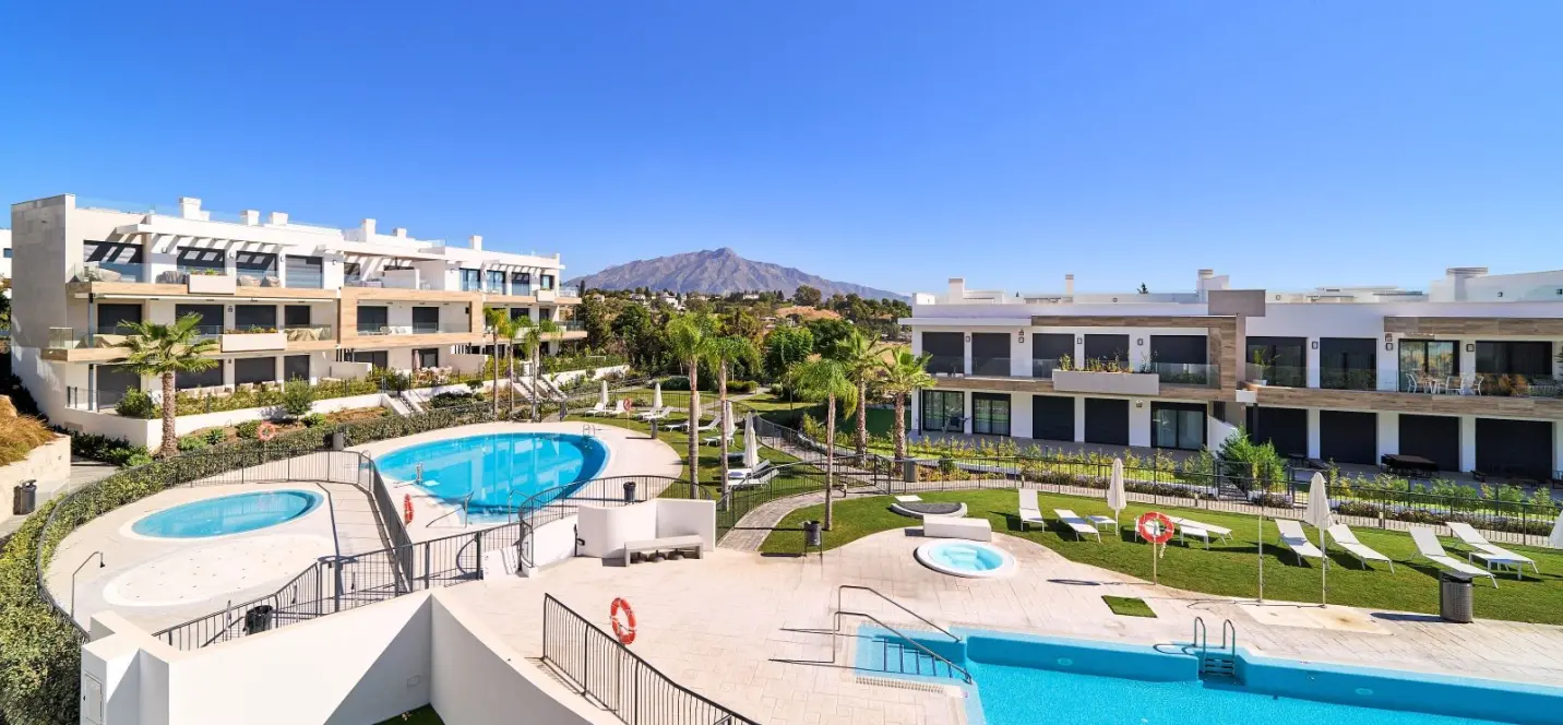 Venta de apartamento en planta baja en Estepona 0