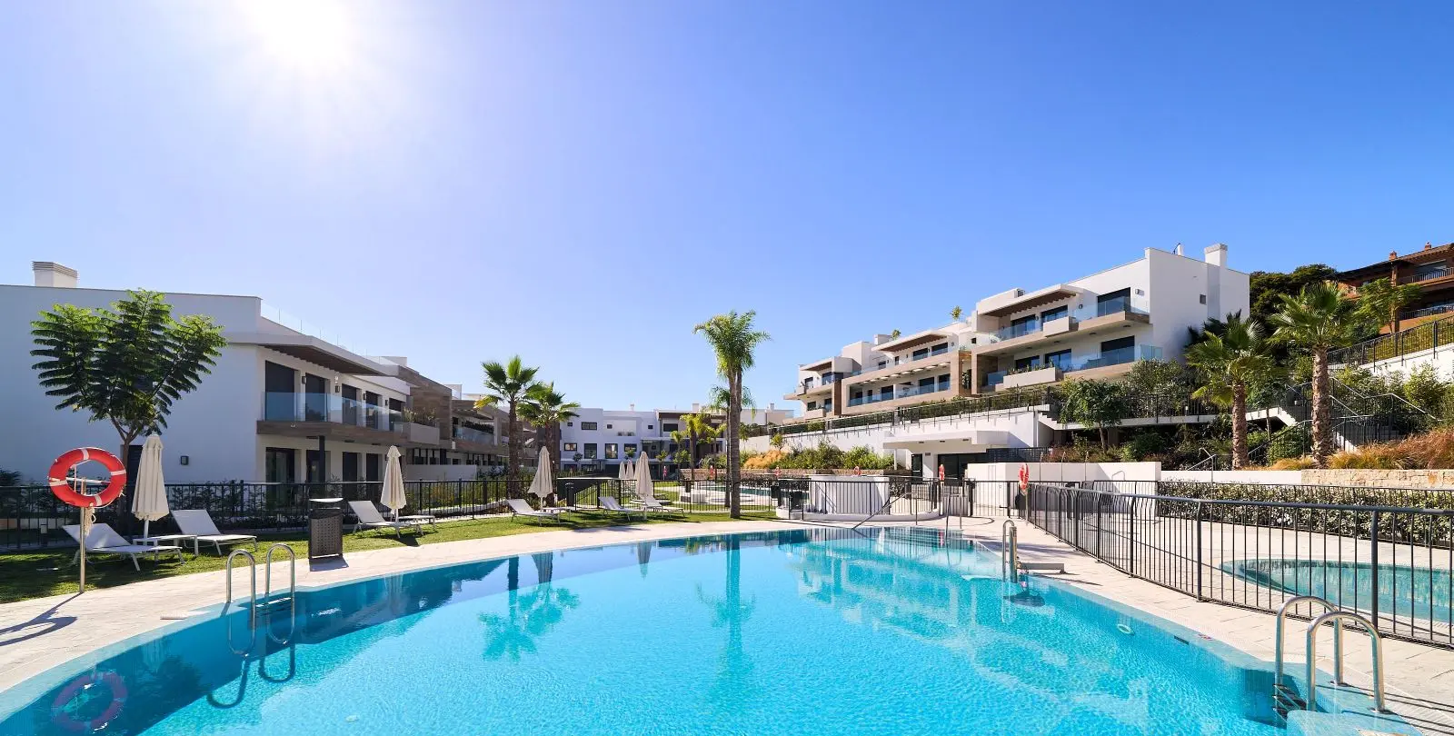 Sale of ground floor apartment in Estepona 3