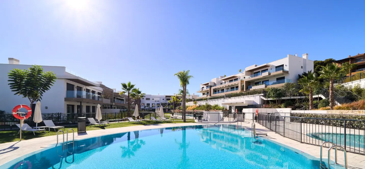 Venta de apartamento en planta baja en Estepona 2