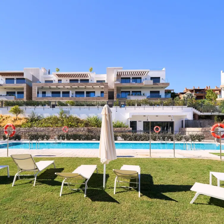 Venta de apartamento en planta baja en Estepona