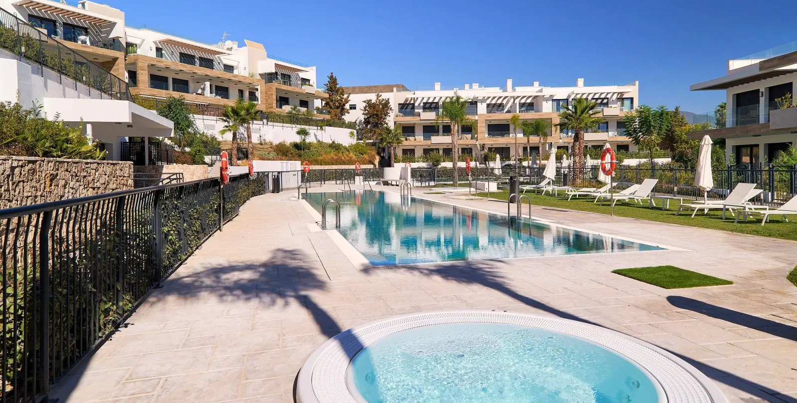 Sale of ground floor apartment in Estepona 5