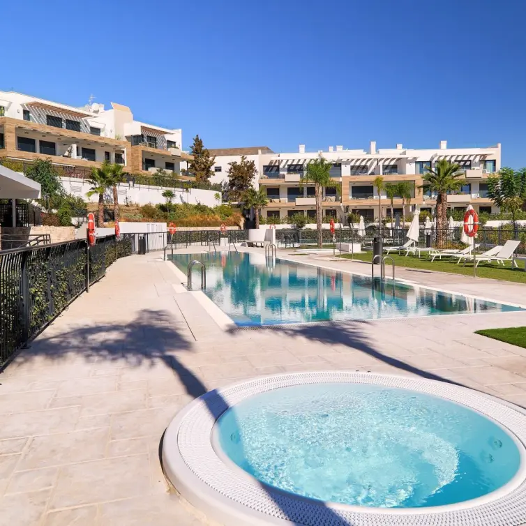 Venta de apartamento en planta baja en Estepona
