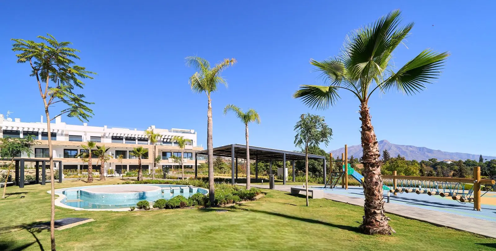 Sale of ground floor apartment in Estepona 6