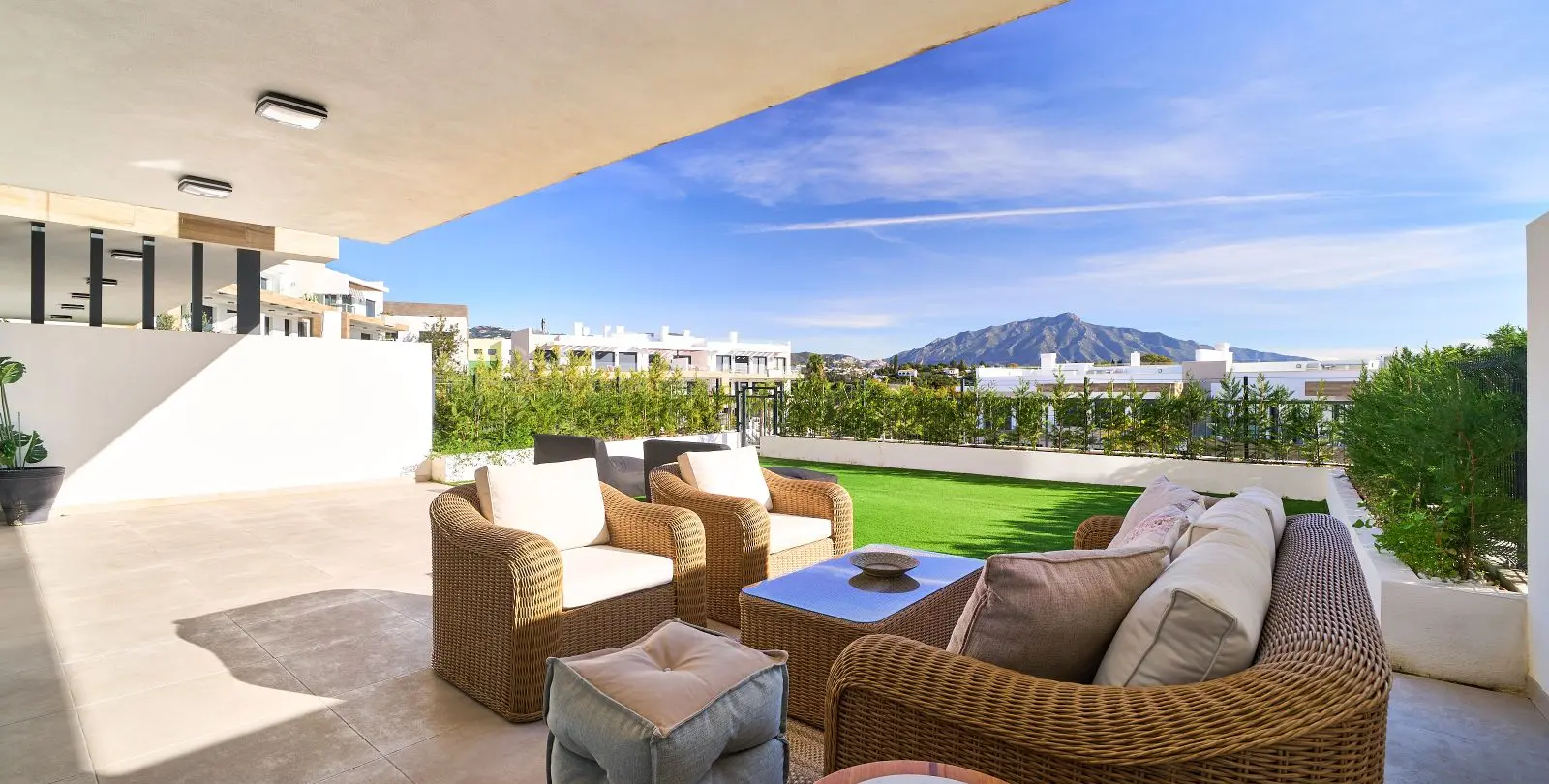 Sale of ground floor apartment in Estepona 9