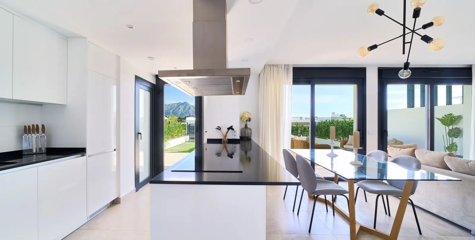 Sale of ground floor apartment in Estepona 13