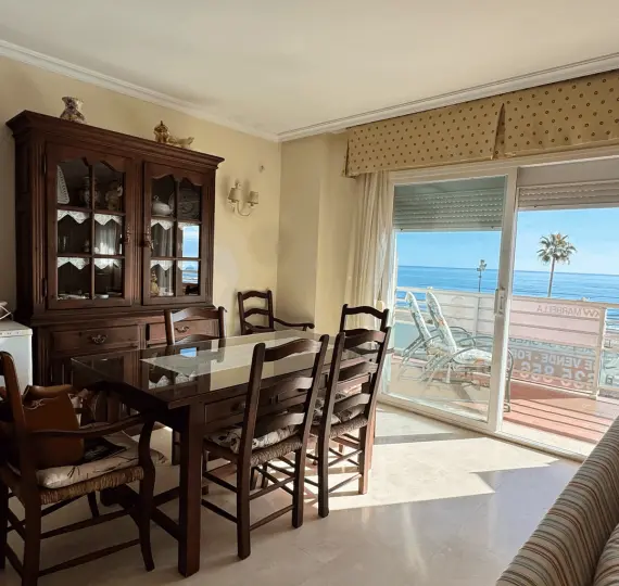 Sale of middle floor apartment in Fuengirola
