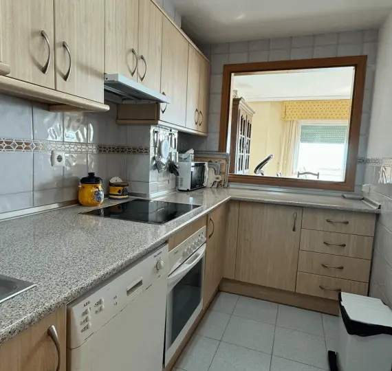 Sale of middle floor apartment in Fuengirola