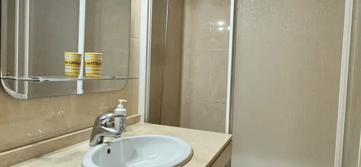 Sale of middle floor apartment in Fuengirola 4